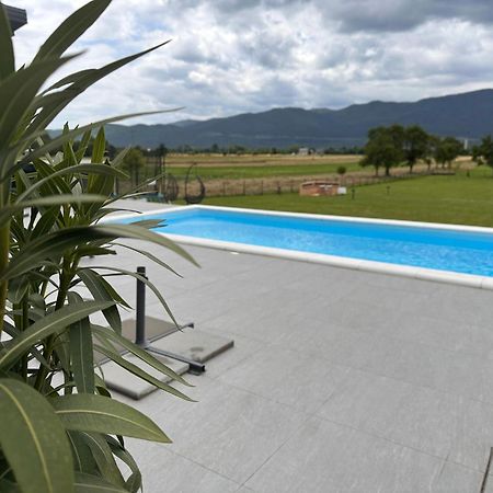 Villa Biser Gacke Sinac Luaran gambar