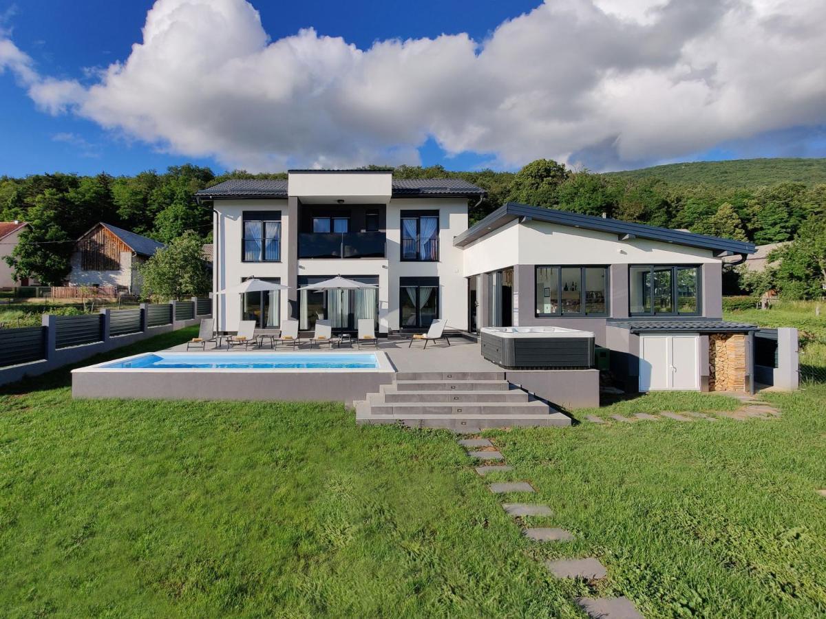Villa Biser Gacke Sinac Luaran gambar