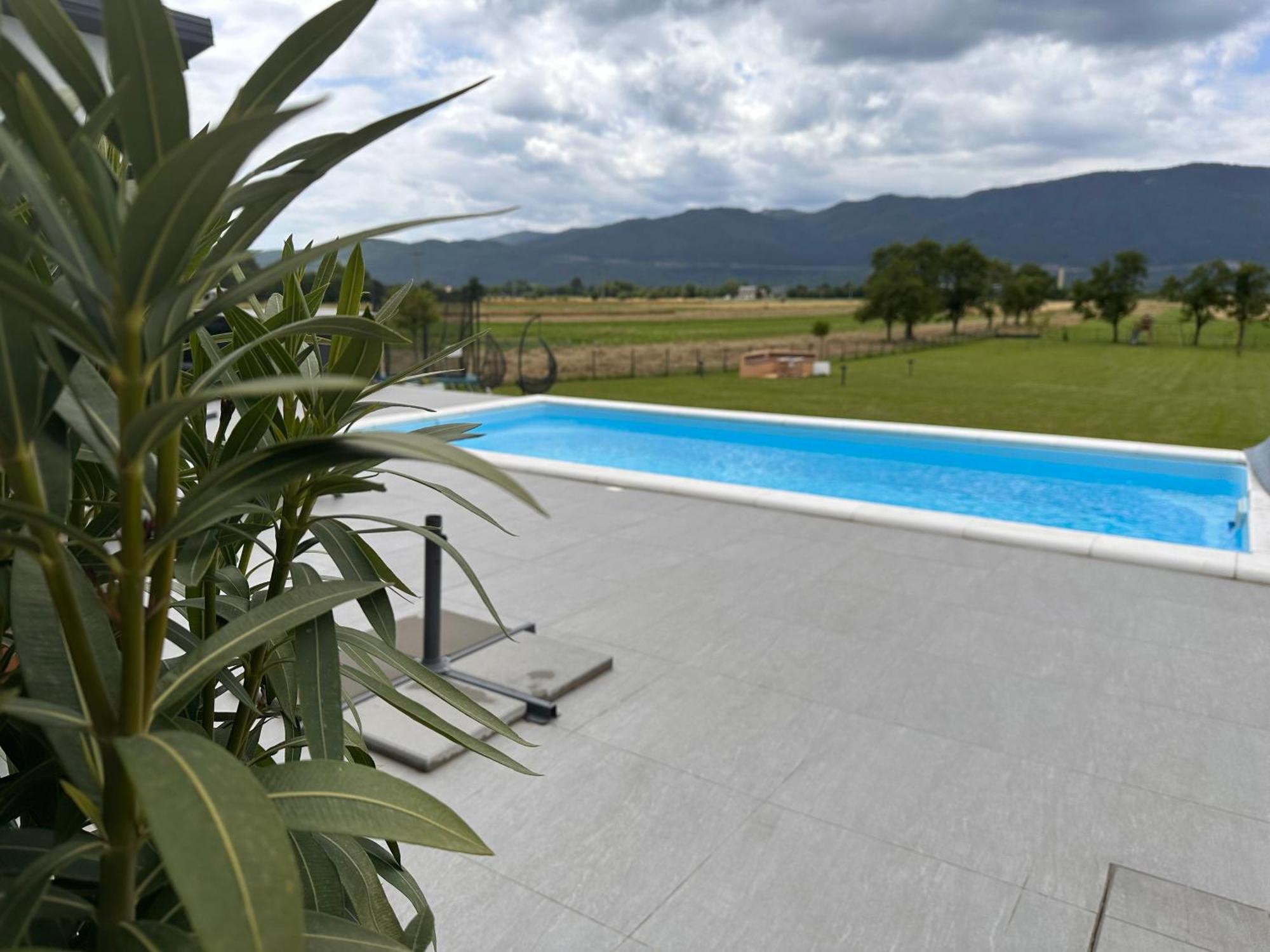 Villa Biser Gacke Sinac Luaran gambar